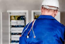 How to choose a good electrician