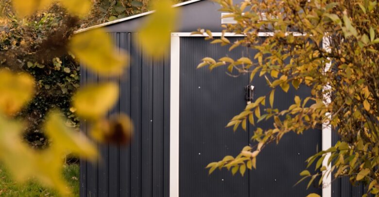 how-big-can-i-build-a-shed-without-planning-permission-in-the-uk