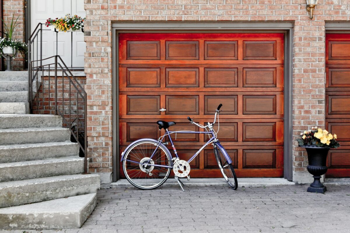 garage with paving blocks